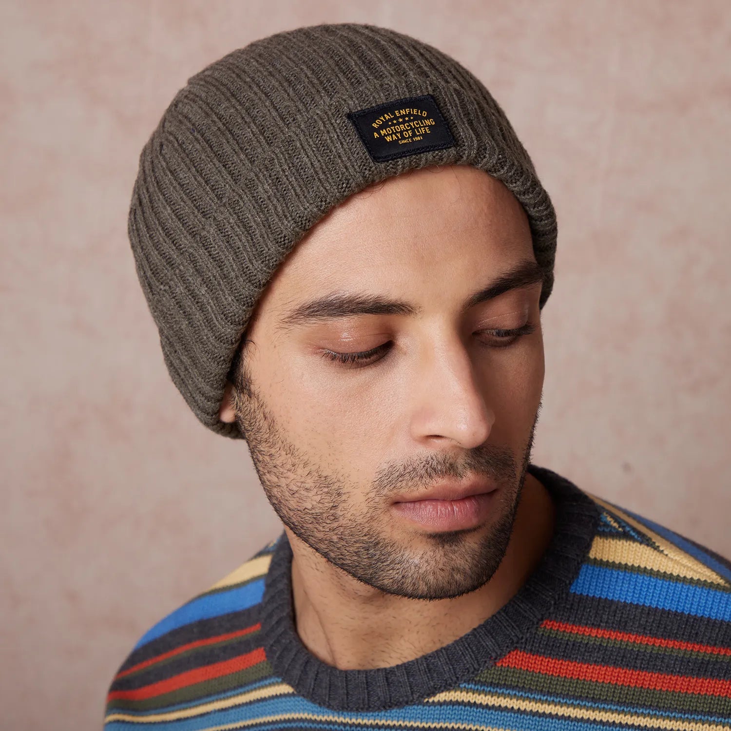 Core Short Beanie – Charcoal